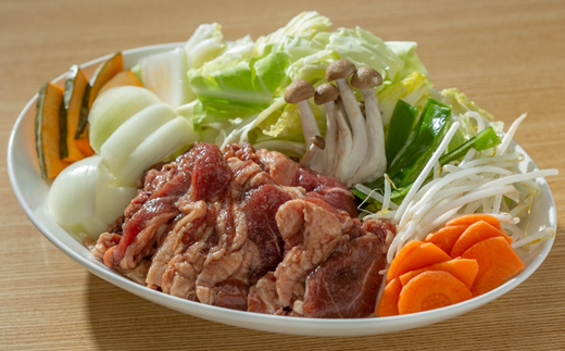 北海道白糠町のふるさと納税 羊肉・鶏肉・豚肉の味付焼肉セット【2.6kg】