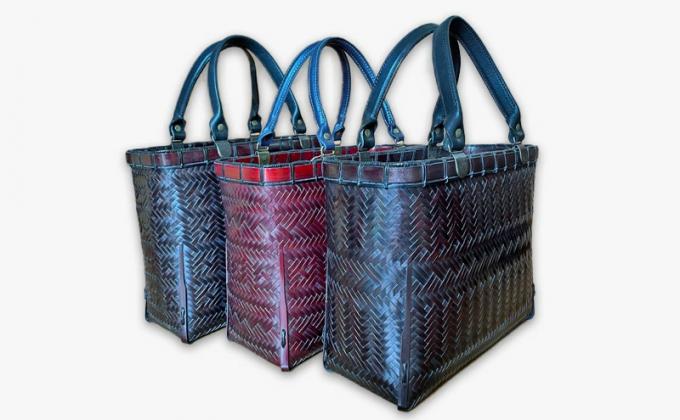 竹細工 手提げ竹籠バッグ 漆塗りタイプ 色柄おまかせ 本和紙張り