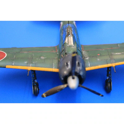 1/48 零式艦上戦闘機五二型(完成品) プラモデル《寄附から5ヵ月