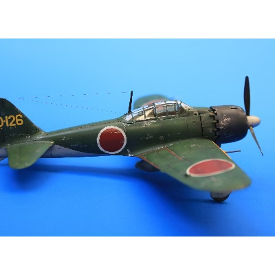 1/48 零式艦上戦闘機五二型(完成品) プラモデル《寄附から5ヵ月