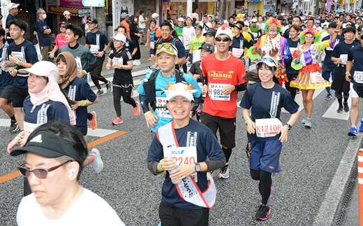 沖縄県八重瀬町のふるさと納税 【県外在住者限定】第40回 NAHAマラソン ふるさと納税出走権 - 那覇マラソン マラソン 出走権 エントリー 沖縄 スポーツ 運動 沖縄県 八重瀬町